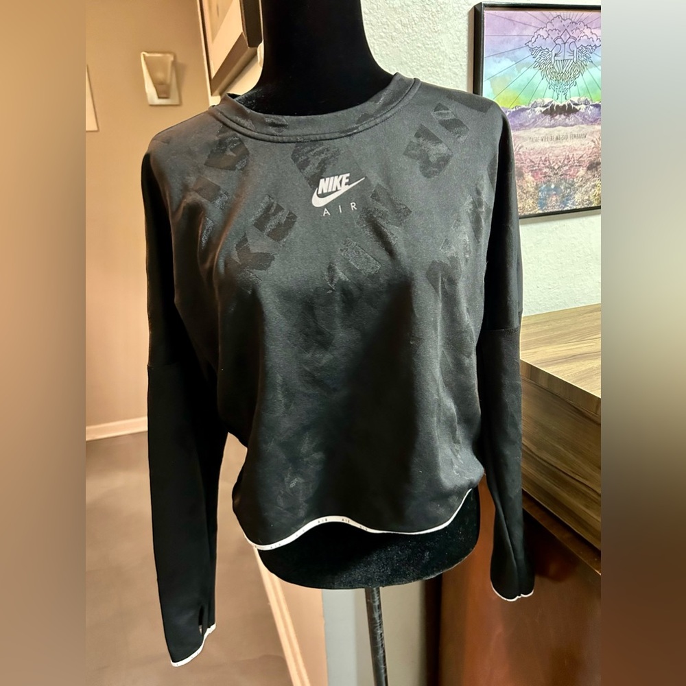 NWOT Nike Air Cropped Long-sleeved Jersey Top